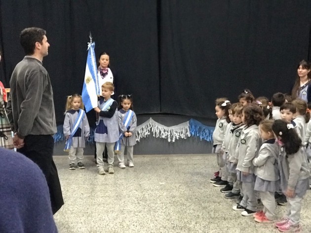 Acto por el Día de la bandera