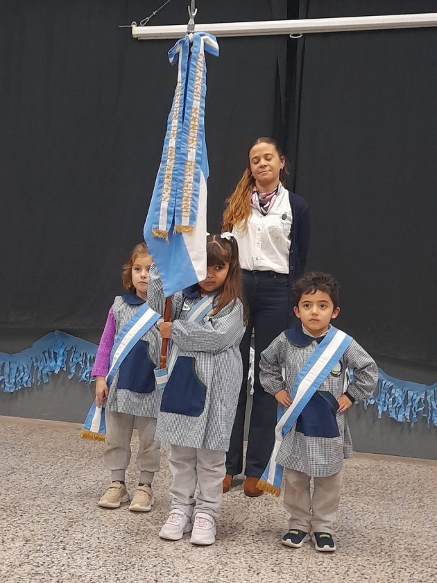 Acto por el Día de la bandera