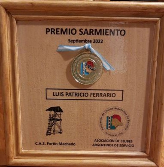 Patricio Ferrario recibió el Premio Sarmiento por su trayectoria educativa