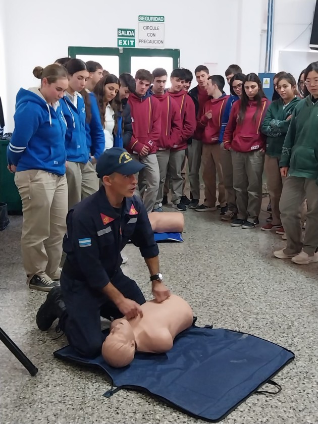Capacitación en RCP para sexto año Capacitación en RCP para sexto año