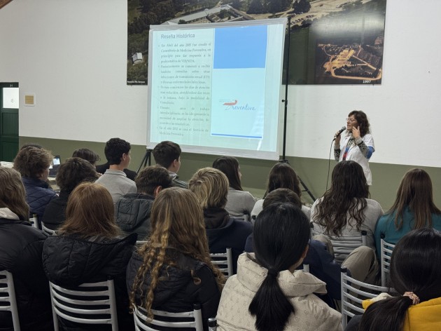 Charla para los alumnos del segundo ciclo de nivel secundario sobre infecciones de transmisión sexual Charla para los alumnos del segundo ciclo de nivel secundario sobre infecciones de transmisión sexual