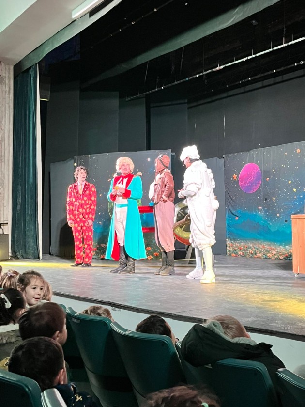 Del aula al teatro: una experiencia para aprender Inglés de otra manera