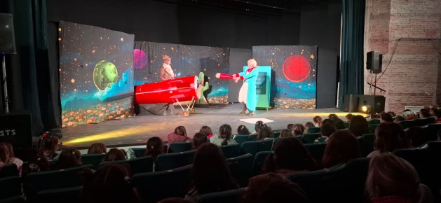 Del aula al teatro: una experiencia para aprender Inglés de otra manera