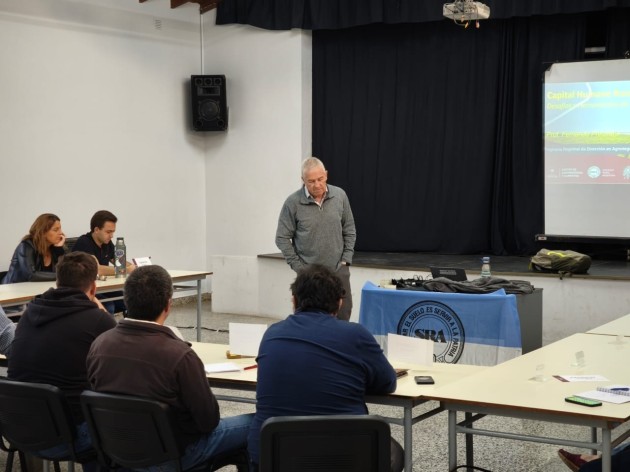 Entrega de diplomas del Programa Regional de Agronegocios de la Universidad Austral