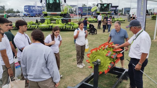 Estudiantes de 7º año en EXPOAGRO 2026