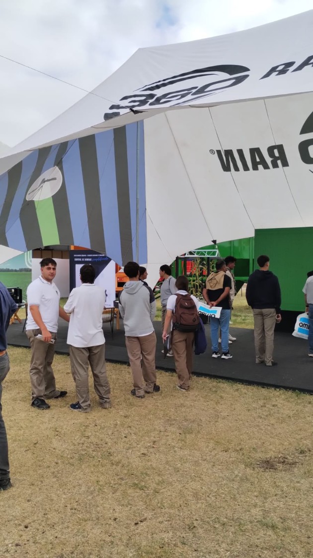 Estudiantes de 7º año en EXPOAGRO 2026
