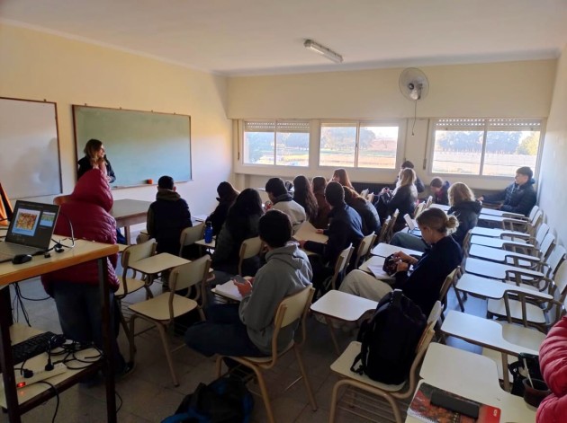 Estudiantes de 7º año participaron como oyentes en clase de primer año de Facultad de Ciencias Agrarias de UNMDP