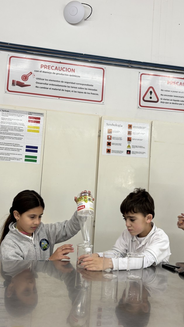 Experimentando mezclas en el Laboratorio