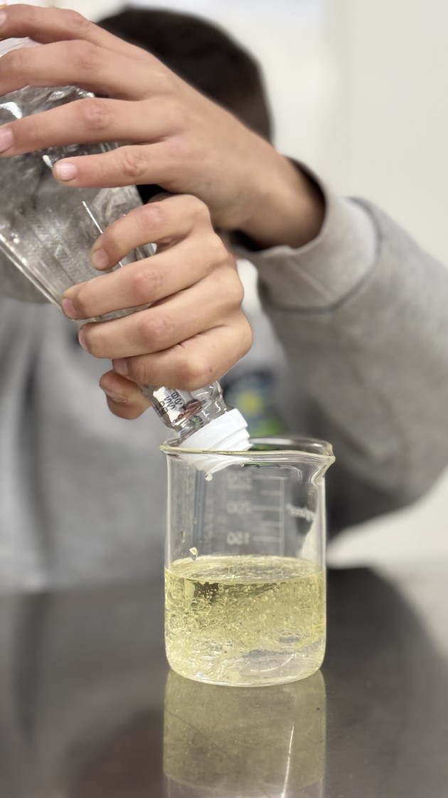 Experimentando mezclas en el Laboratorio