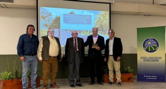 Homenaje en la EATA a la trayectoria de Luis Patricio Ferrario