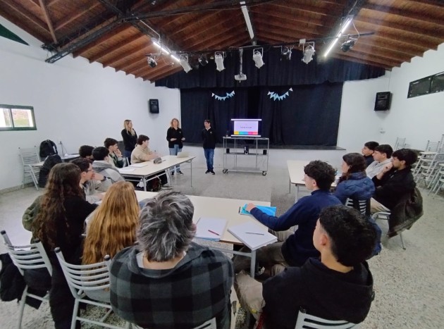 La EATA es sede del Curso: Operadores de Maquinaria Agrícola - CeresTolvas John Deere Tres Arroyos