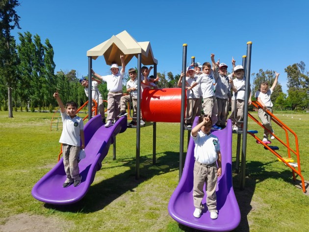 Primer año de Nivel Primario visita el parque